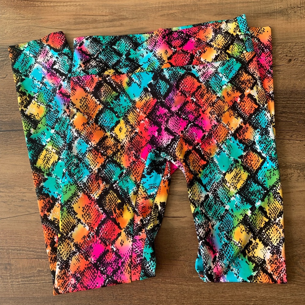 Women’s Multicolor Snake-Print Active Shorts